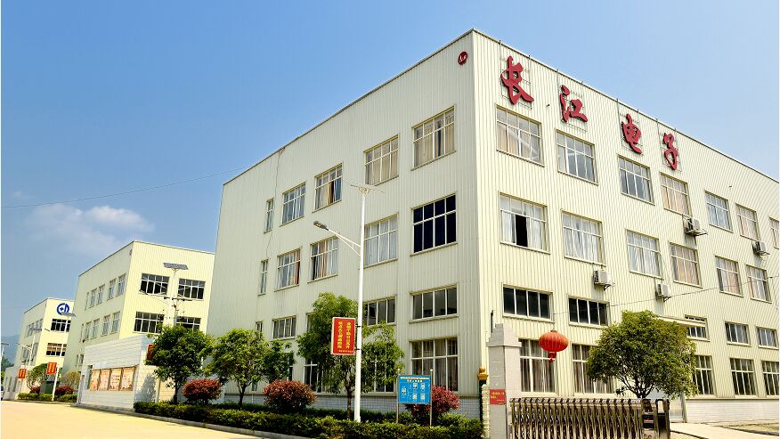 超純水機-婁底長江電子與成都奧邁科技簽訂超純水機購銷合同！